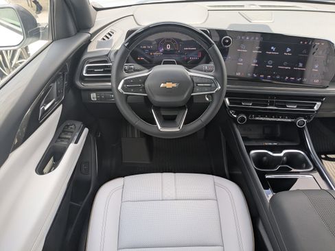 New 2026 Chevrolet Traverse High Country w/ LPO, Floor Liner Package FWD image 18