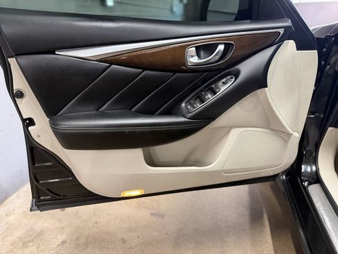 Used 2019 INFINITI Q50 Luxe w/ Essential Package (3.0T Luxe) AWD/4WD image 16