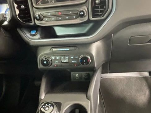 Used 2024 Ford Bronco Sport Badlands image 14