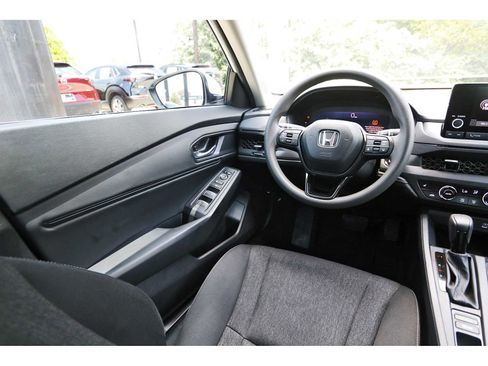 Used 2024 Honda Accord EX image 6