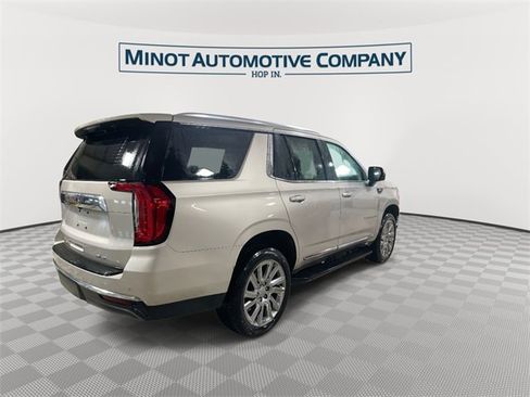 Used 2021 GMC Yukon SLT w/ SLT Premium Package image 8