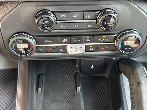 Used 2025 Ford Bronco Raptor AWD/4WD image 34