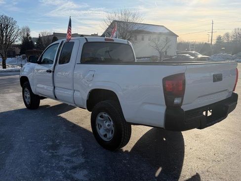 Used 2021 Toyota Tacoma SR RWD image 4