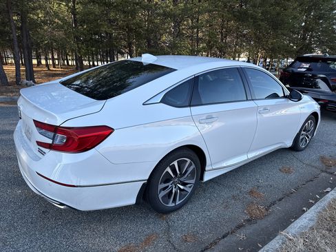 Used 2019 Honda Accord Touring image 10