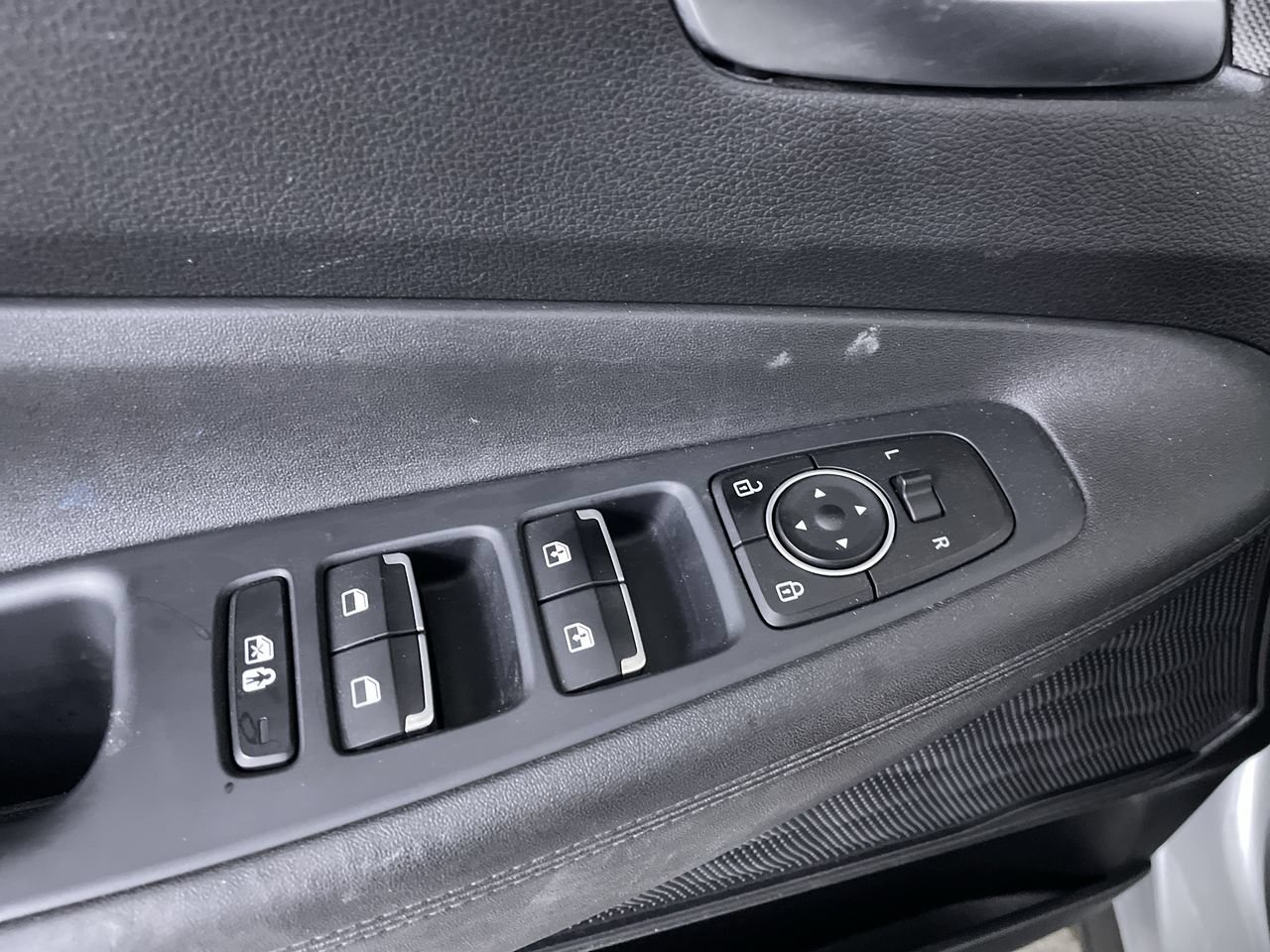 Used 2023 Hyundai Santa Fe SEL AWD/4WD image 12