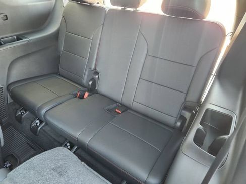 Used 2026 Chevrolet Traverse RS w/ LPO, Floor Liner Package AWD/4WD image 32