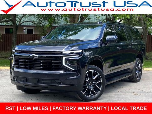 Used 2025 Chevrolet Suburban RST RWD image 1
