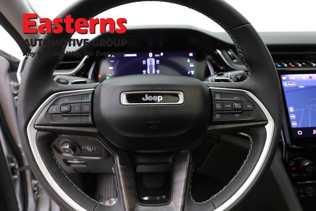 Used 2022 Jeep Grand Cherokee Limited 4xe AWD/4WD image 11