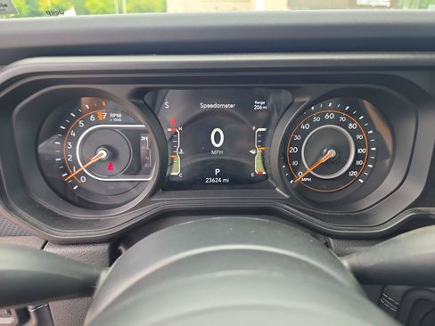 Used 2026 Jeep Gladiator Rubicon AWD/4WD image 19