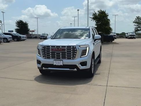 New 2026 GMC Yukon Denali w/ Advanced Technology Package AWD/4WD image 4