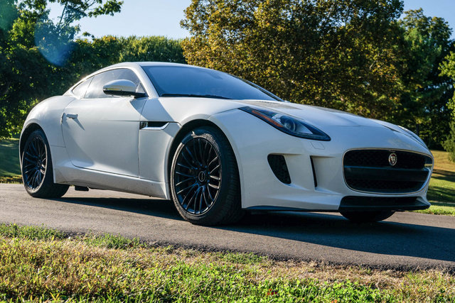 Used 2017 Jaguar F-TYPE Coupe RWD image 11
