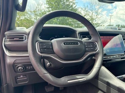 Used 2022 Jeep Wagoneer Series II AWD/4WD image 11