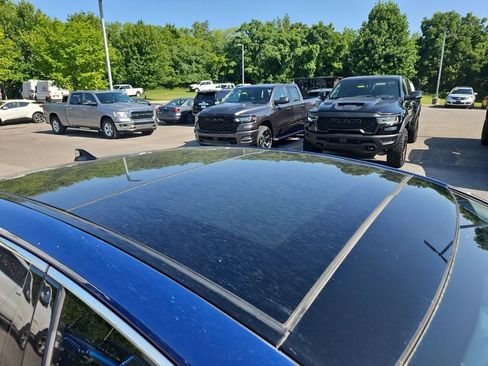 Used 2023 Toyota Camry XSE FWD image 9