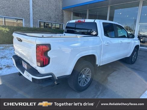 Used 2024 Chevrolet Colorado LT w/ LT Convenience Package II image 4