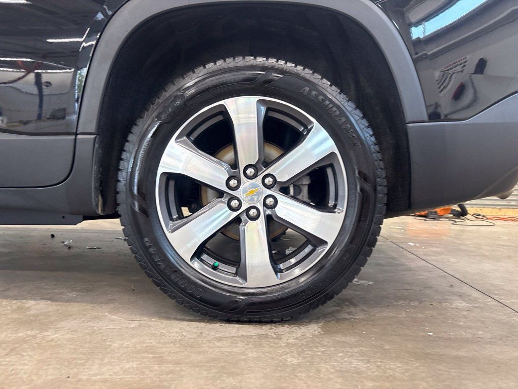 Used 2023 Chevrolet Traverse LT w/ LT Premium Package AWD/4WD image 23