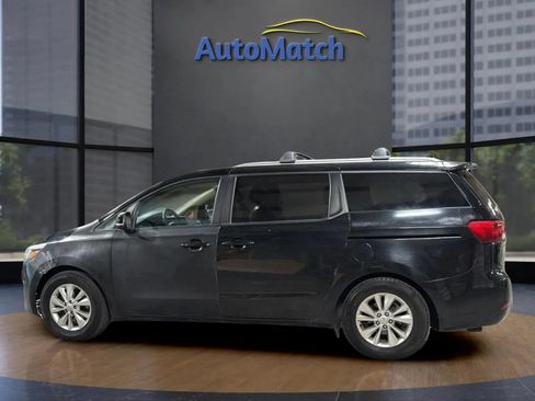 Used 2016 Kia Sedona LX w/ LX Convenience Package FWD image 7