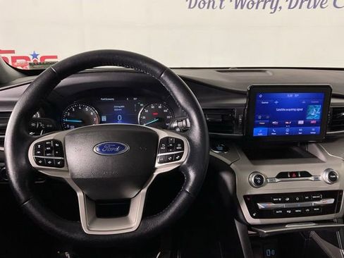 Used 2021 Ford Explorer XLT w/ Equipment Group 202A image 17