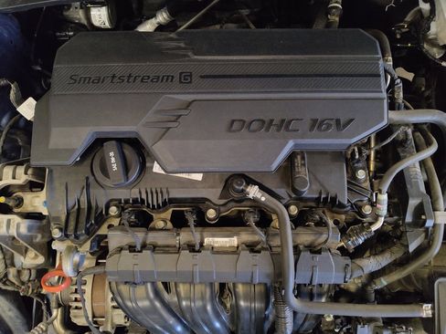 Used 2022 Hyundai Elantra SEL image 30