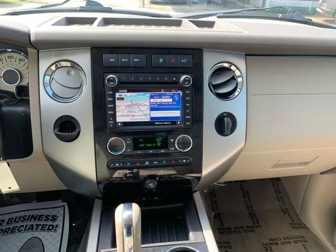 Used 2014 Ford Expedition Limited RWD image 14