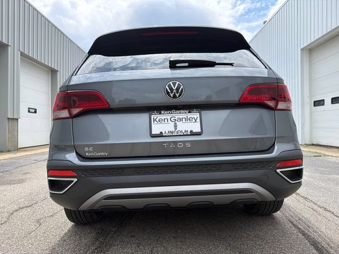 Used 2024 Volkswagen Taos SE FWD image 8