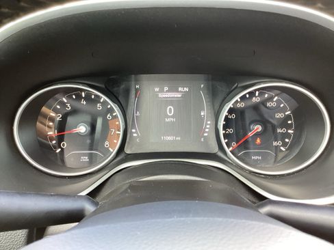Used 2020 Jeep Compass Latitude FWD image 16