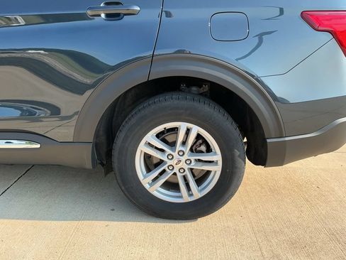 Used 2024 Ford Explorer XLT w/ Equipment Group 202A AWD/4WD image 6