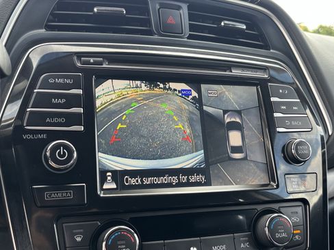 Used 2017 Nissan Maxima Platinum FWD image 22