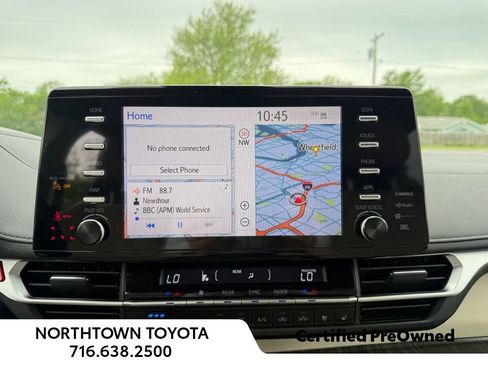 Used 2024 Toyota Sienna Limited AWD/4WD image 9