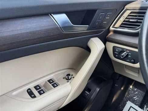 Used 2021 Audi Q5 2.0T Premium Plus w/ Premium Plus Package image 25