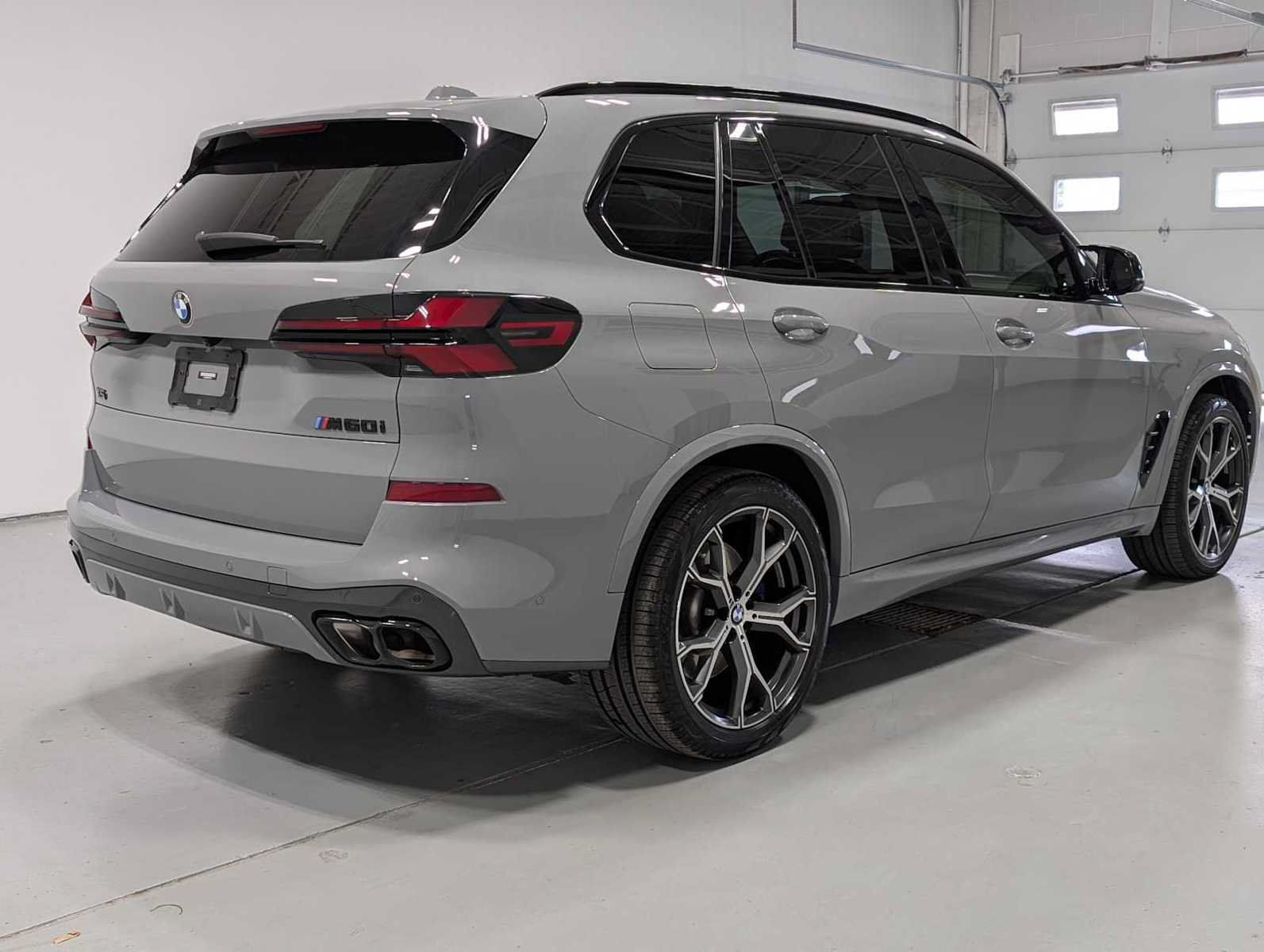 Used 2024 BMW X5 M60i AWD/4WD image 8