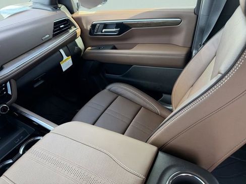 New 2026 Chevrolet Suburban High Country image 42