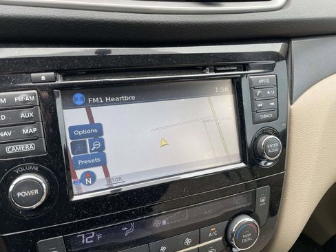 Used 2016 Nissan Rogue SV w/ SV Premium Package image 31