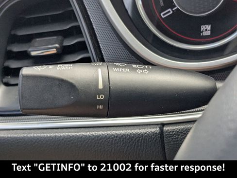 Used 2015 Dodge Challenger R/T Plus image 31