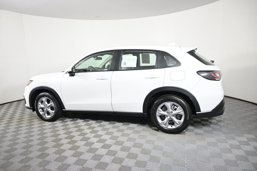 Used 2023 Honda HR-V LX image 3