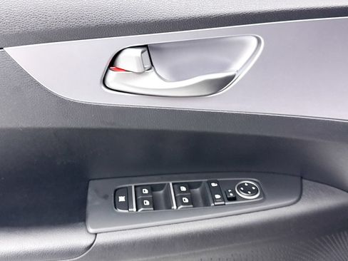 Used 2022 Kia Forte Sedan FWD image 25