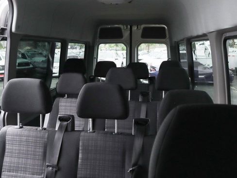 Used 2016 Mercedes-Benz Sprinter 2500 image 31