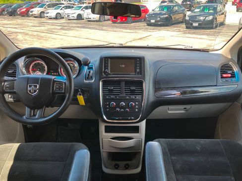 Used 2017 Dodge Grand Caravan SE w/ Power Window Group FWD image 13