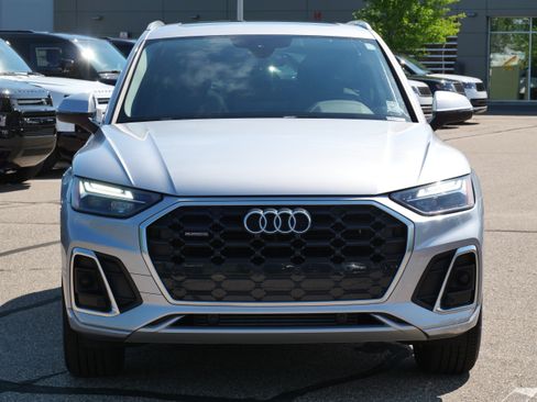 Used 2023 Audi Q5 2.0T Premium w/ Convenience Package AWD/4WD image 8