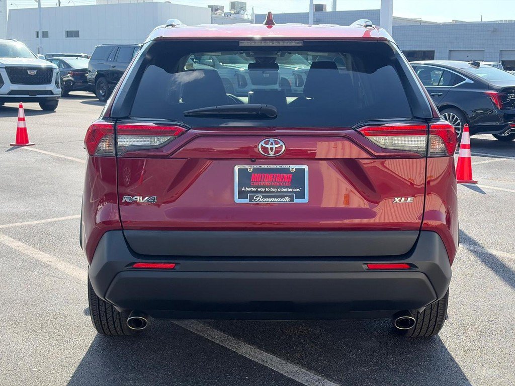 Used 2025 Toyota RAV4 XLE FWD image 4