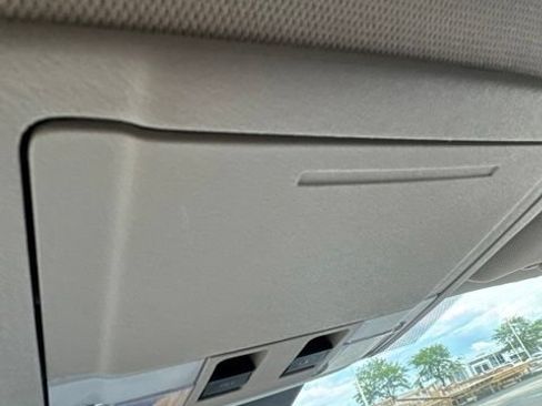 Used 2013 Ford Edge Limited AWD/4WD image 24