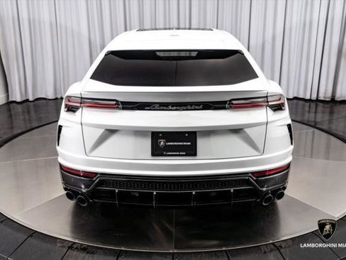 Used 2022 Lamborghini Urus AWD/4WD image 14