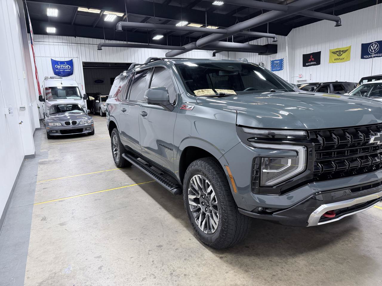 Used 2025 Chevrolet Suburban Z71 w/ Comfort Package AWD/4WD image 18