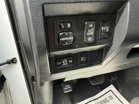 Used 2019 Toyota Tundra SR image 16