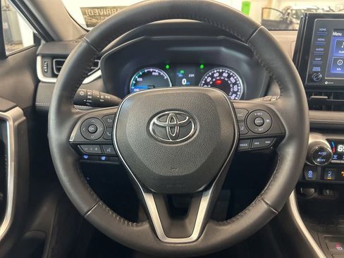 Used 2020 Toyota RAV4 XLE w/ XLE Grade Weather Package AWD/4WD image 8