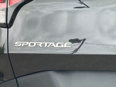 Used 2024 Kia Sportage LX FWD image 8