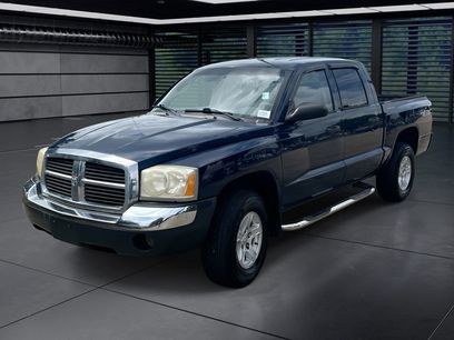 Used 2005 Dodge Dakota SLT