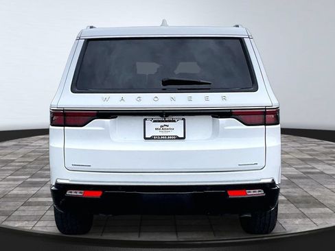 Used 2023 Jeep Wagoneer Series II AWD/4WD image 4