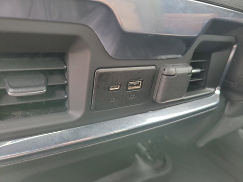 Used 2022 Chevrolet Silverado 1500 High Country image 19