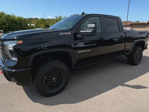 New 2025 Chevrolet Silverado 2500 ZR2 w/ Technology Package image 40