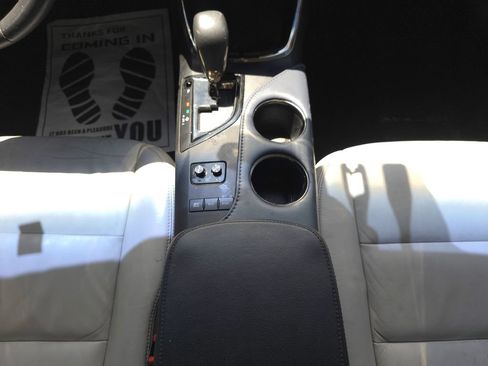 Used 2014 Toyota Avalon XLE Touring FWD image 17